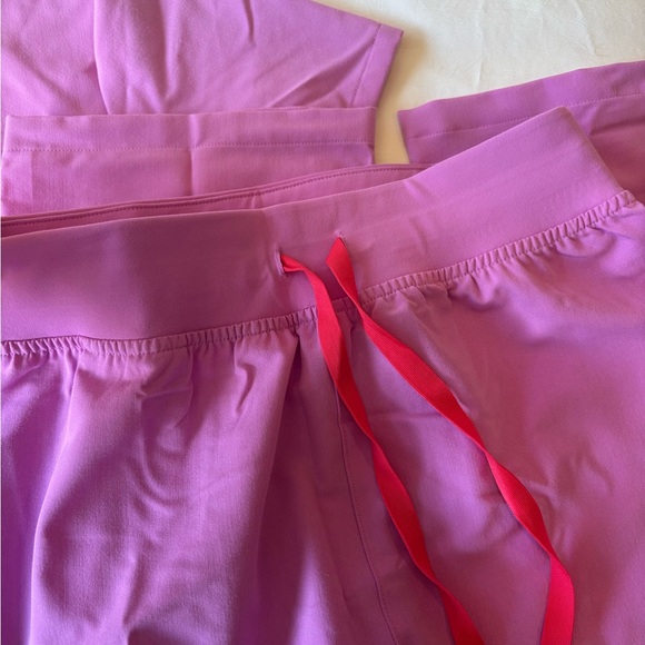 Pink Figs Size Small! - Picture 3 of 4